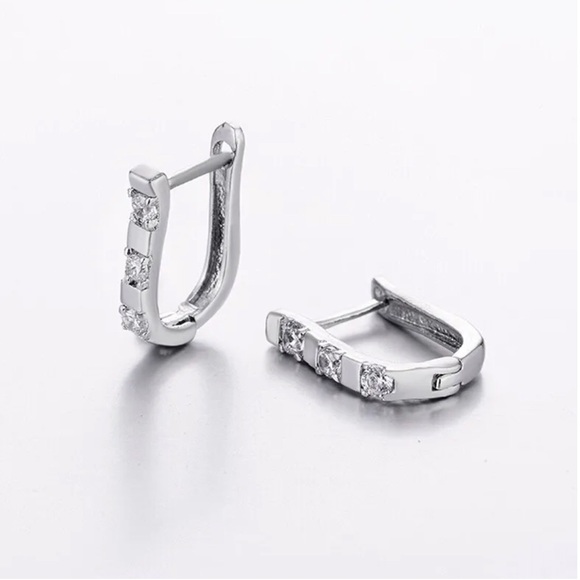 Dainty 925 Silver Plated Pierced Earrings with 3 Rhinestones - Picture 5 of 5